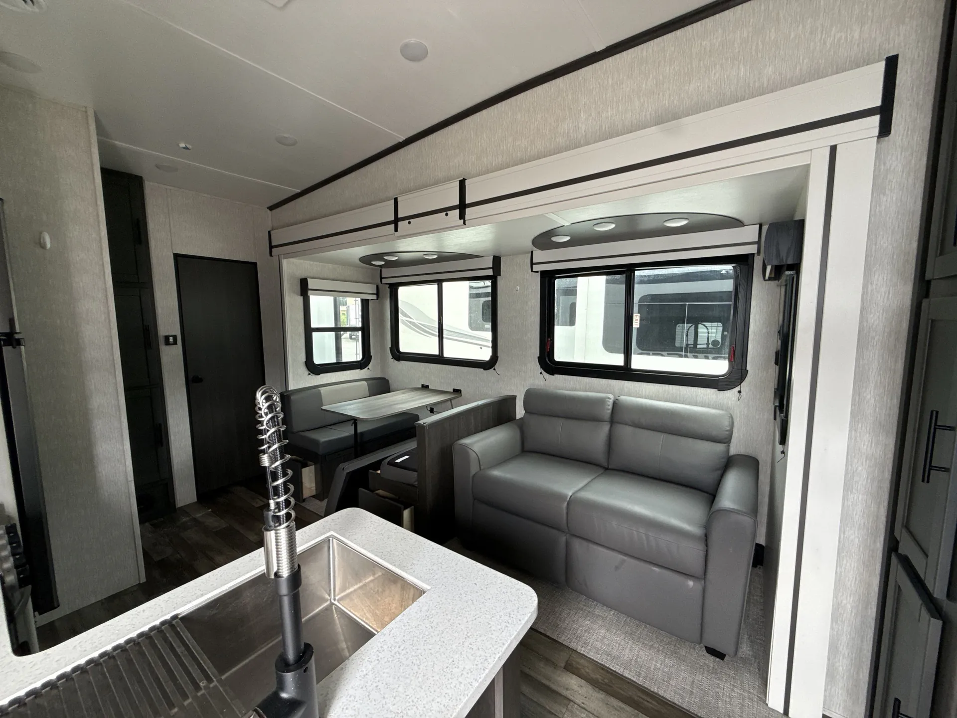 2023 CrossRoads Cruiser 32BH — living area main