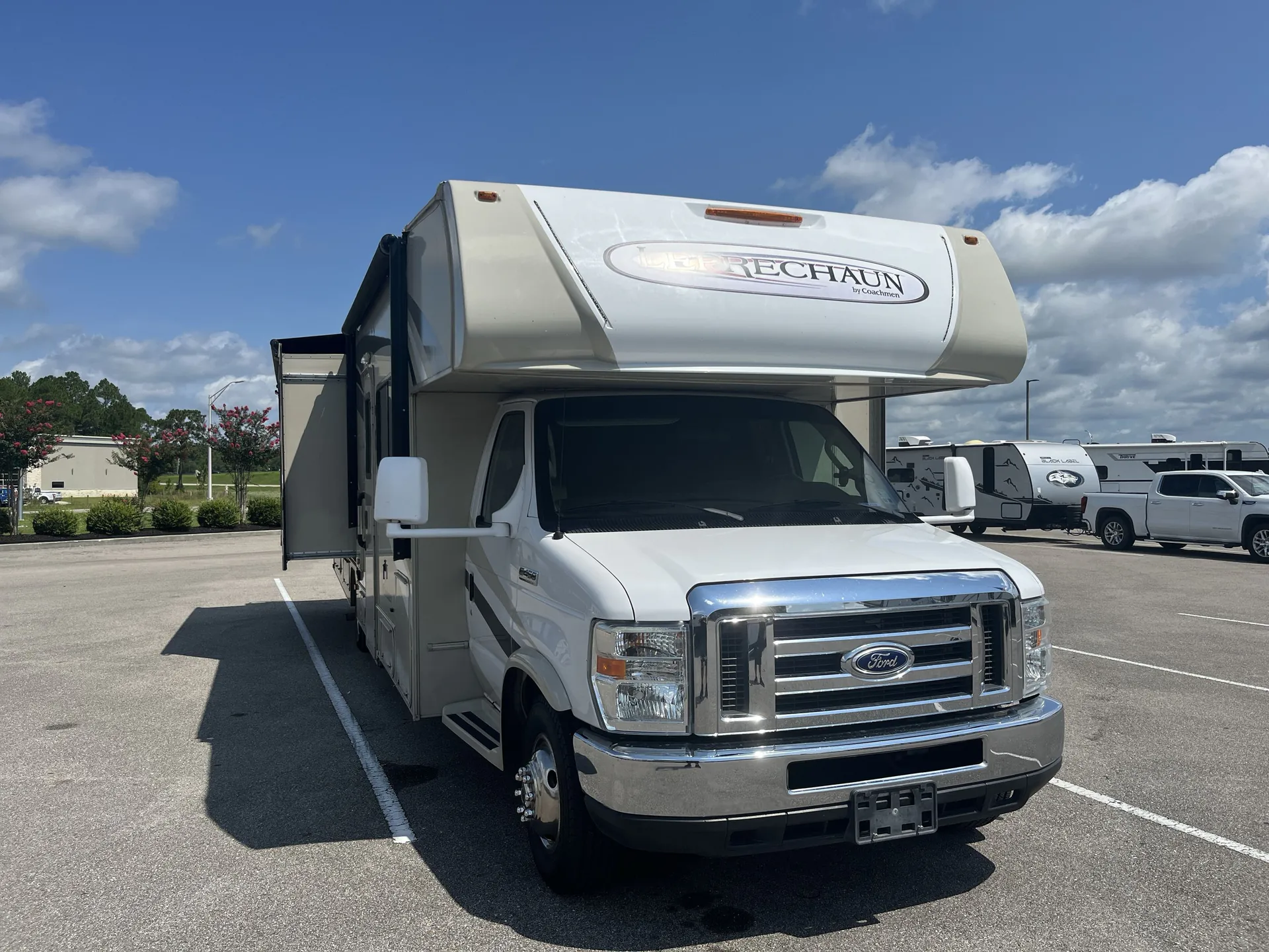 2017 Coachmen Leprechaun 310BH - Photo 2