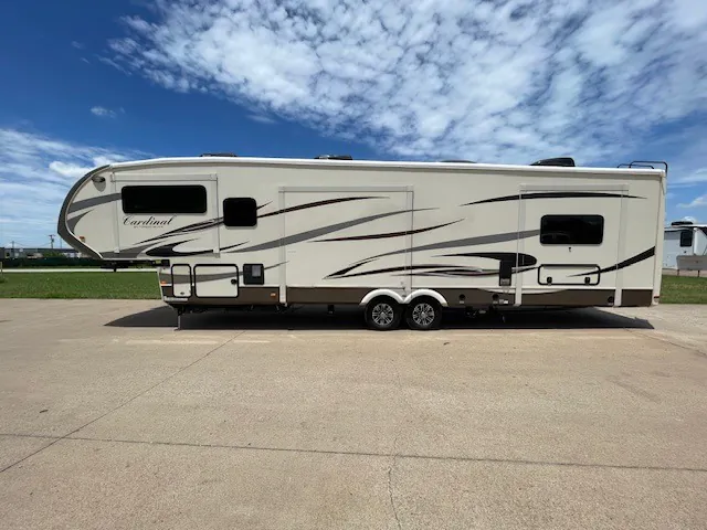 2016 Forest River RV Cardinal 3825FL — Photo 5