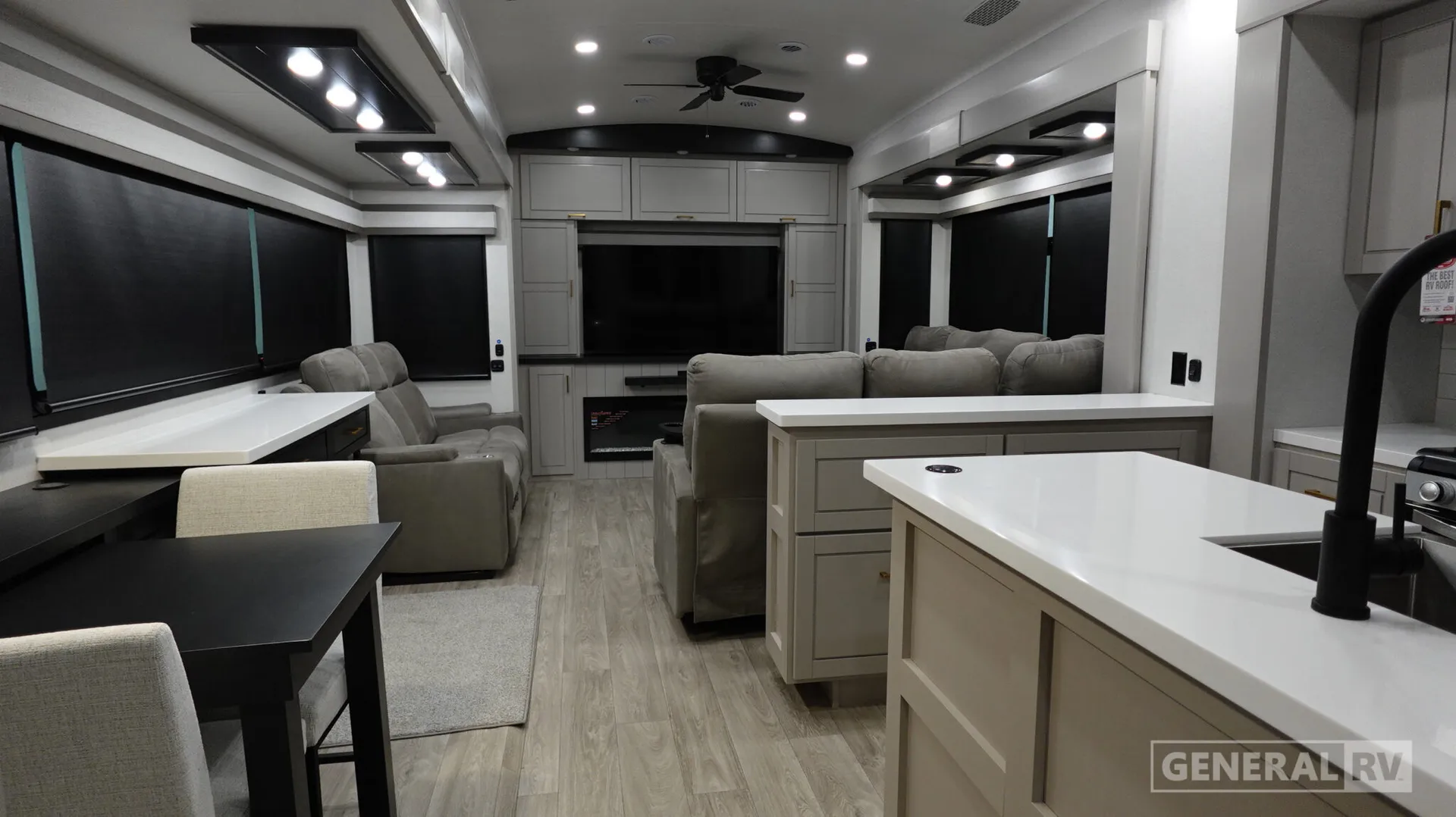 2027 Jayco North Point 381CKRE - Photo 3