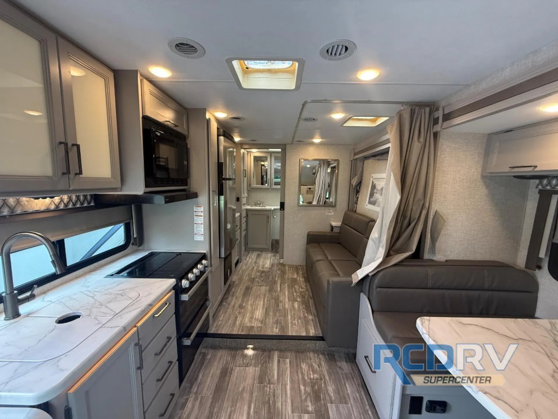 2023 Thor Motor Coach Geneva 25VA - Photo 4