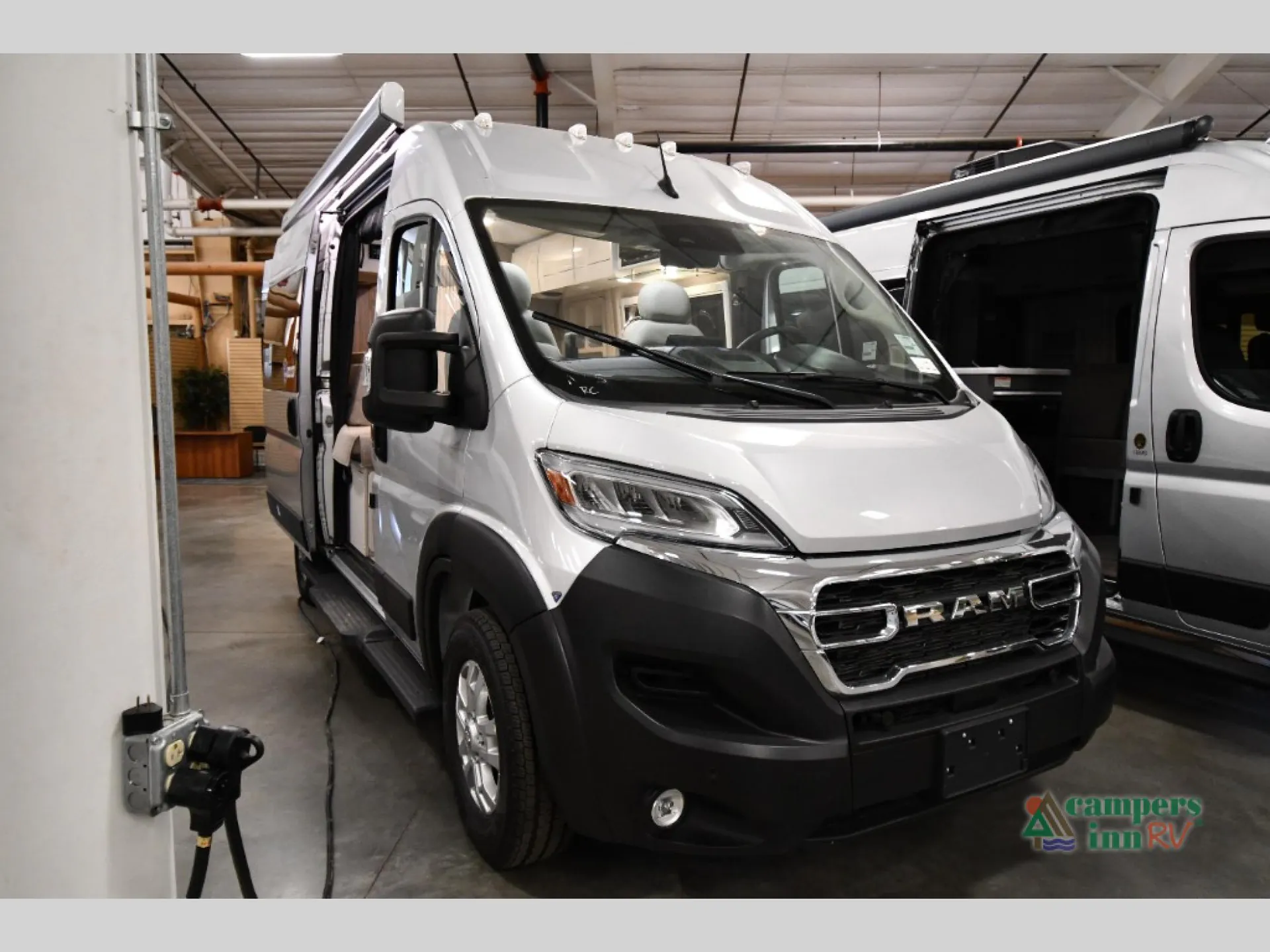 2025 Thor Motor Coach Rize 18G - Photo 2