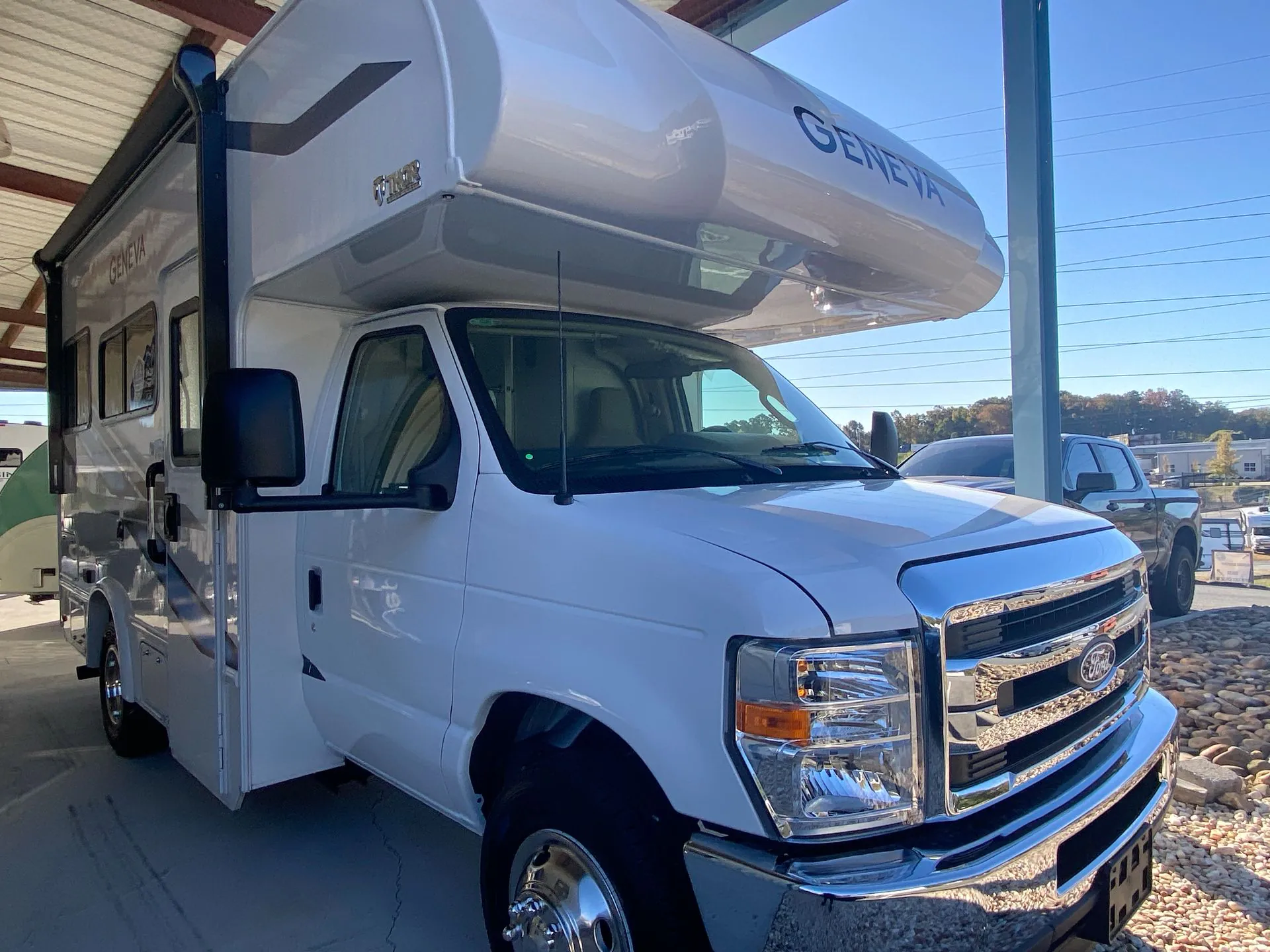 2026 Thor Motor Coach Geneva 19VT - Photo 2