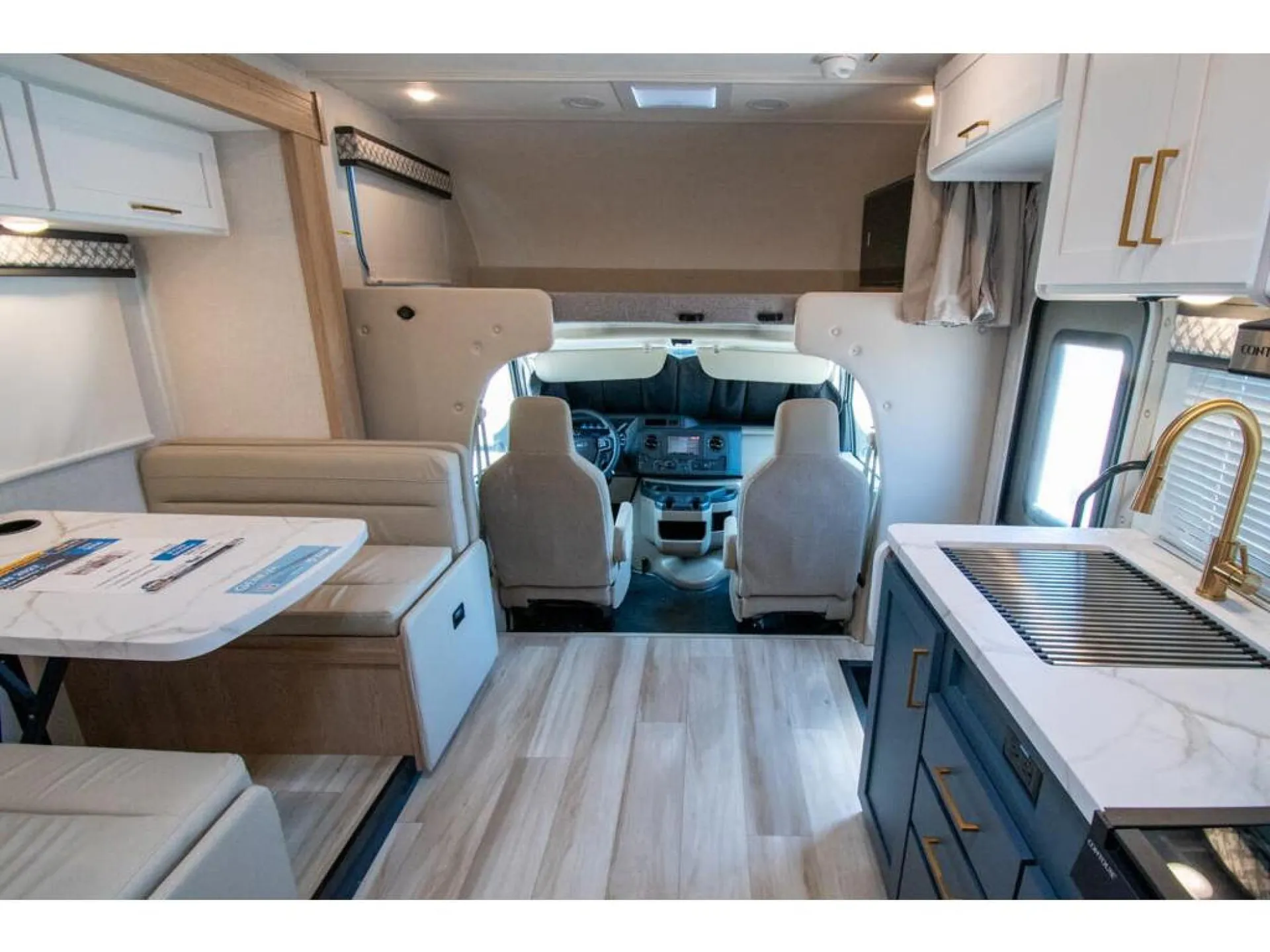 2027 Thor Motor Coach Geneva 25VZ - Photo 3