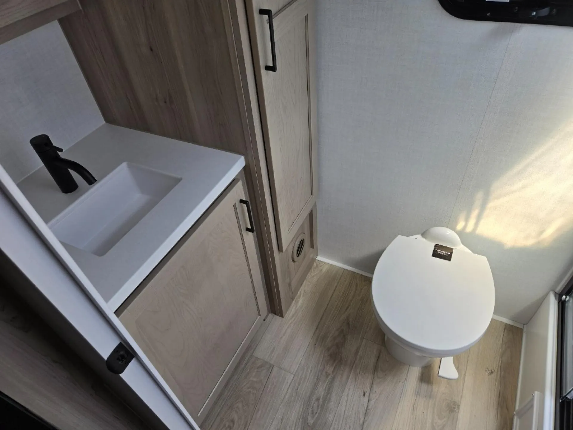 2026 Forest River Rockwood Mini Lite 2214S — Photo 7