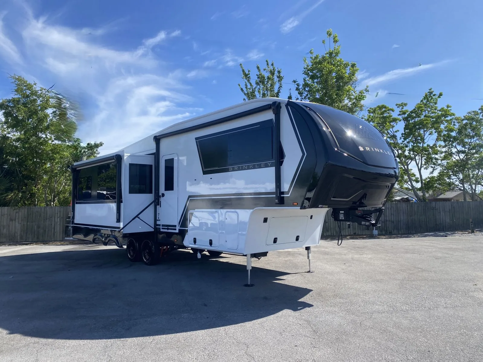 2026 Brinkley Model Z 2900 - Photo 2