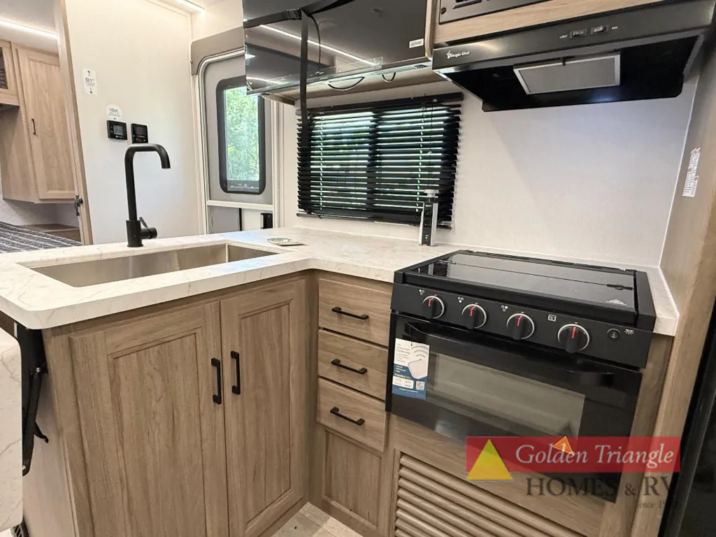 2026 Coachmen Freedom Express Select 30SE, Photos photo 21