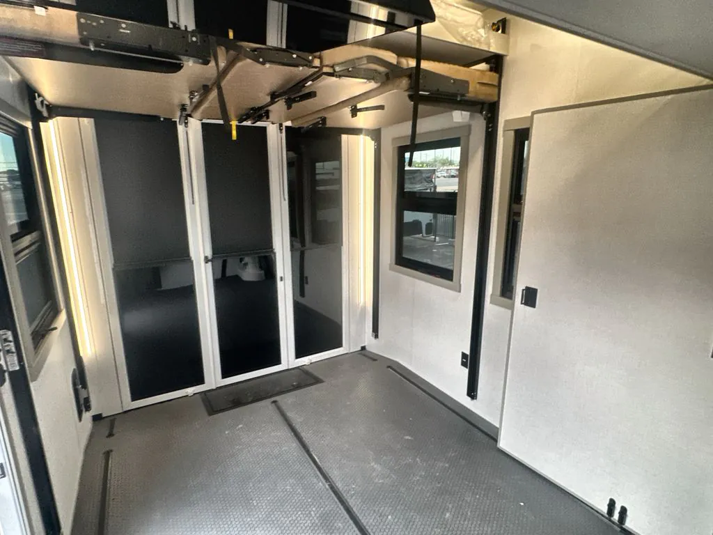 2026 Brinkley Model G 4100, Photos photo 27