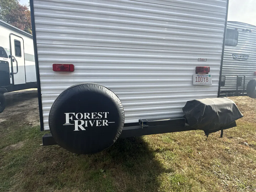 2021 Forest River Wildwood 31KQBTS, Photos photo 3
