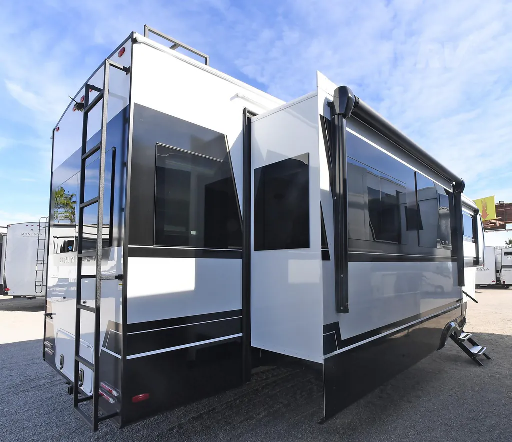 2026 Brinkley Model Z 3600, Photos photo 10