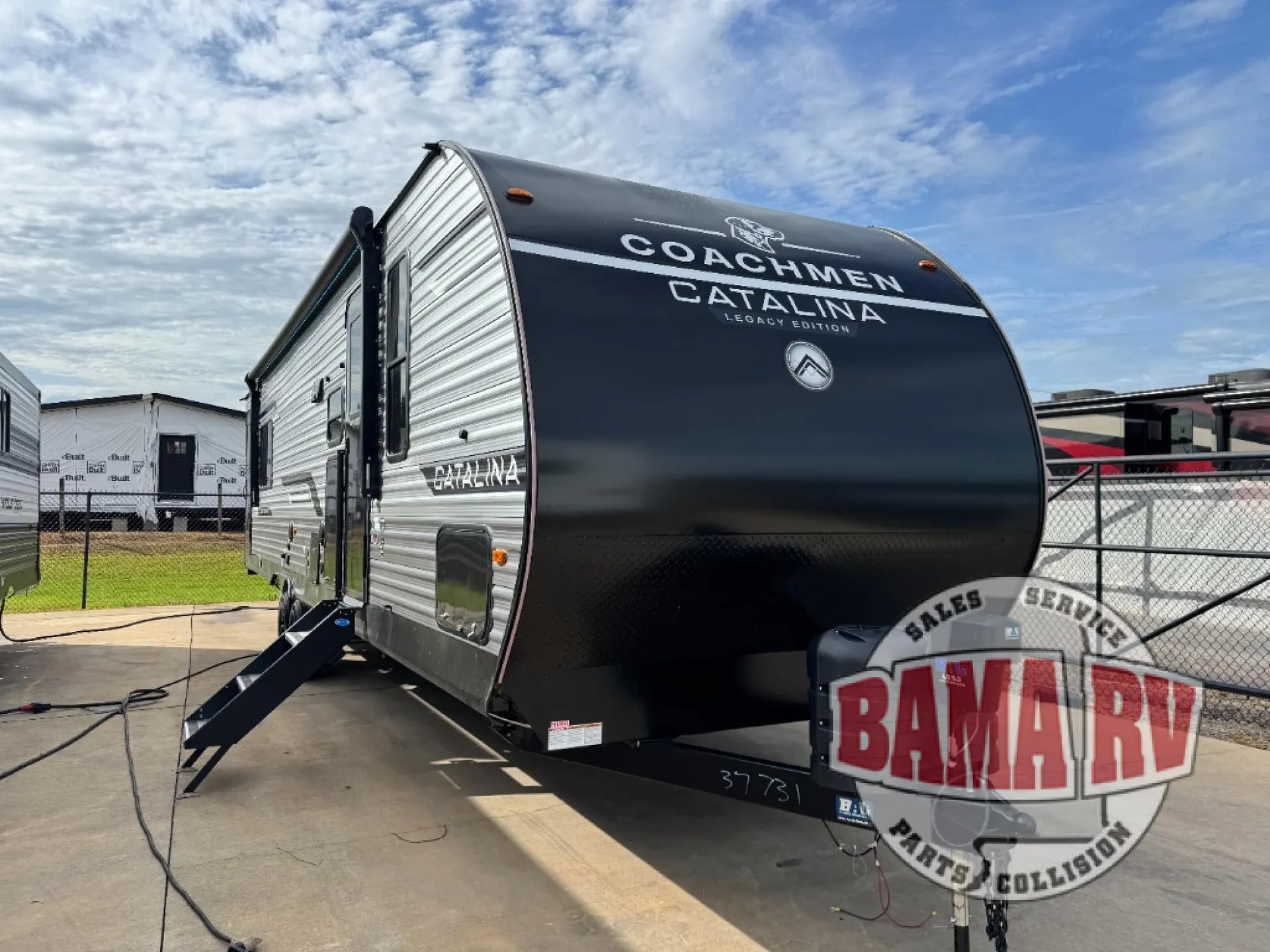 2027 Coachmen Catalina Legacy Edition 333DBDSCK