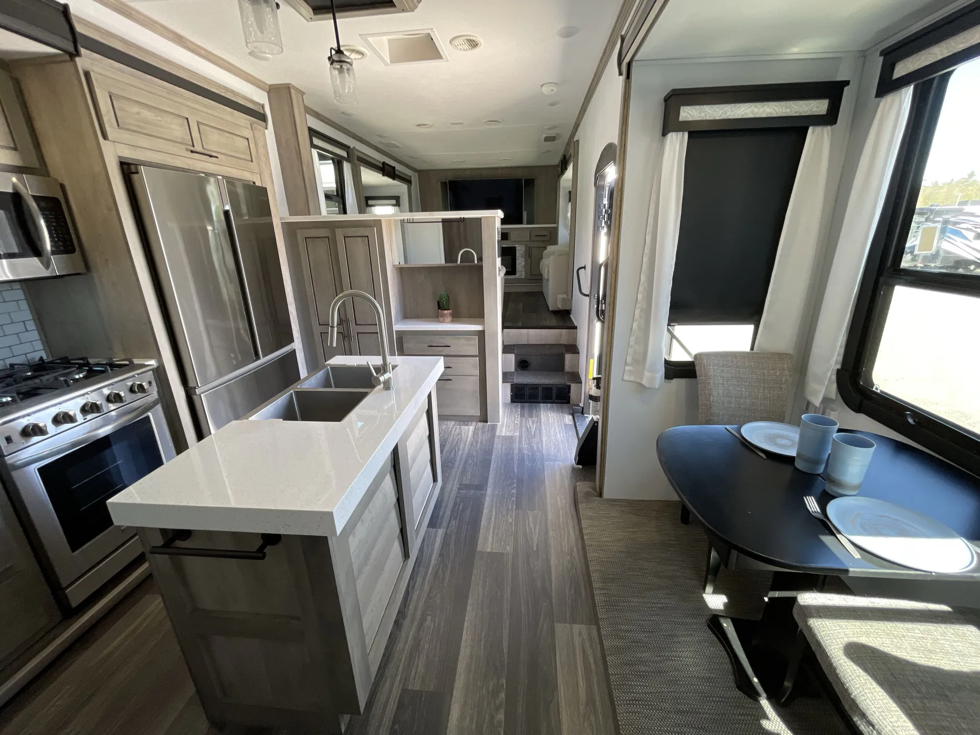 2021 Heartland Big Country 3902FL — living area main