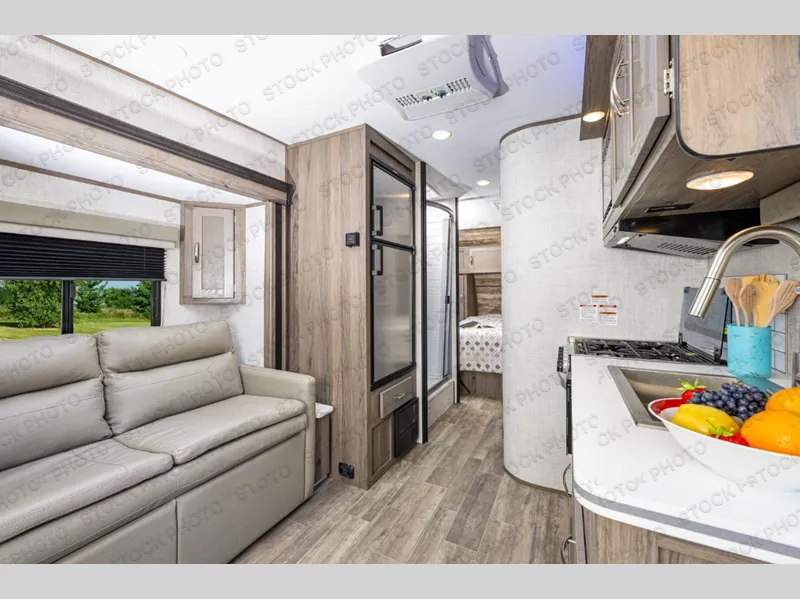 2026 Gulf Stream Vista Cruiser 23RSS - Photo 3