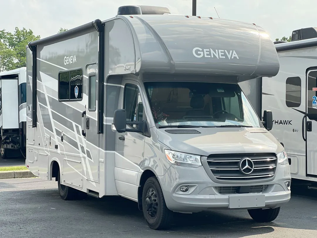2026 Thor Motor Coach Geneva 24VP - Photo 2