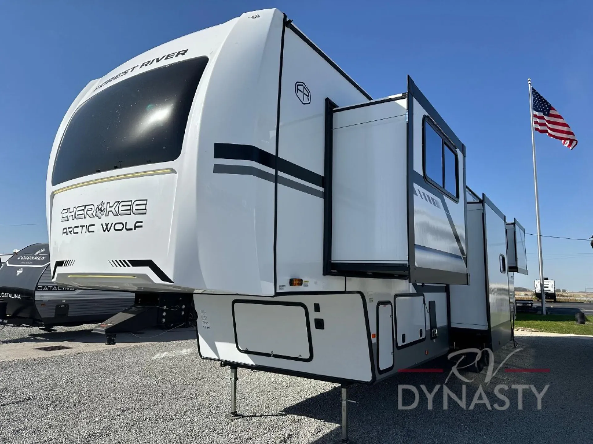 2025 Forest River Cherokee Arctic Wolf Suite 3950 SUITE - Photo 3