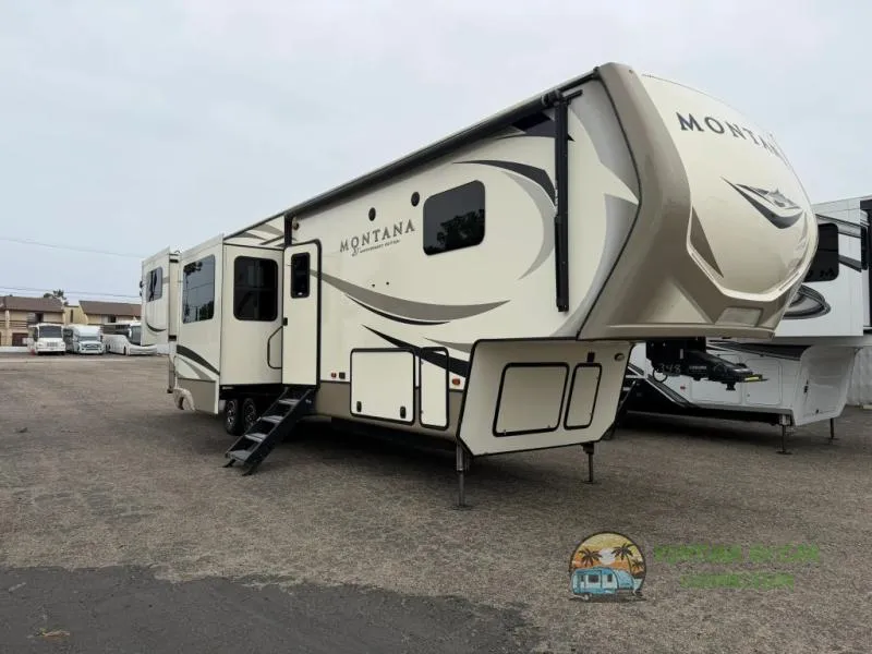 2019 Keystone Montana 3790RD - Photo 4