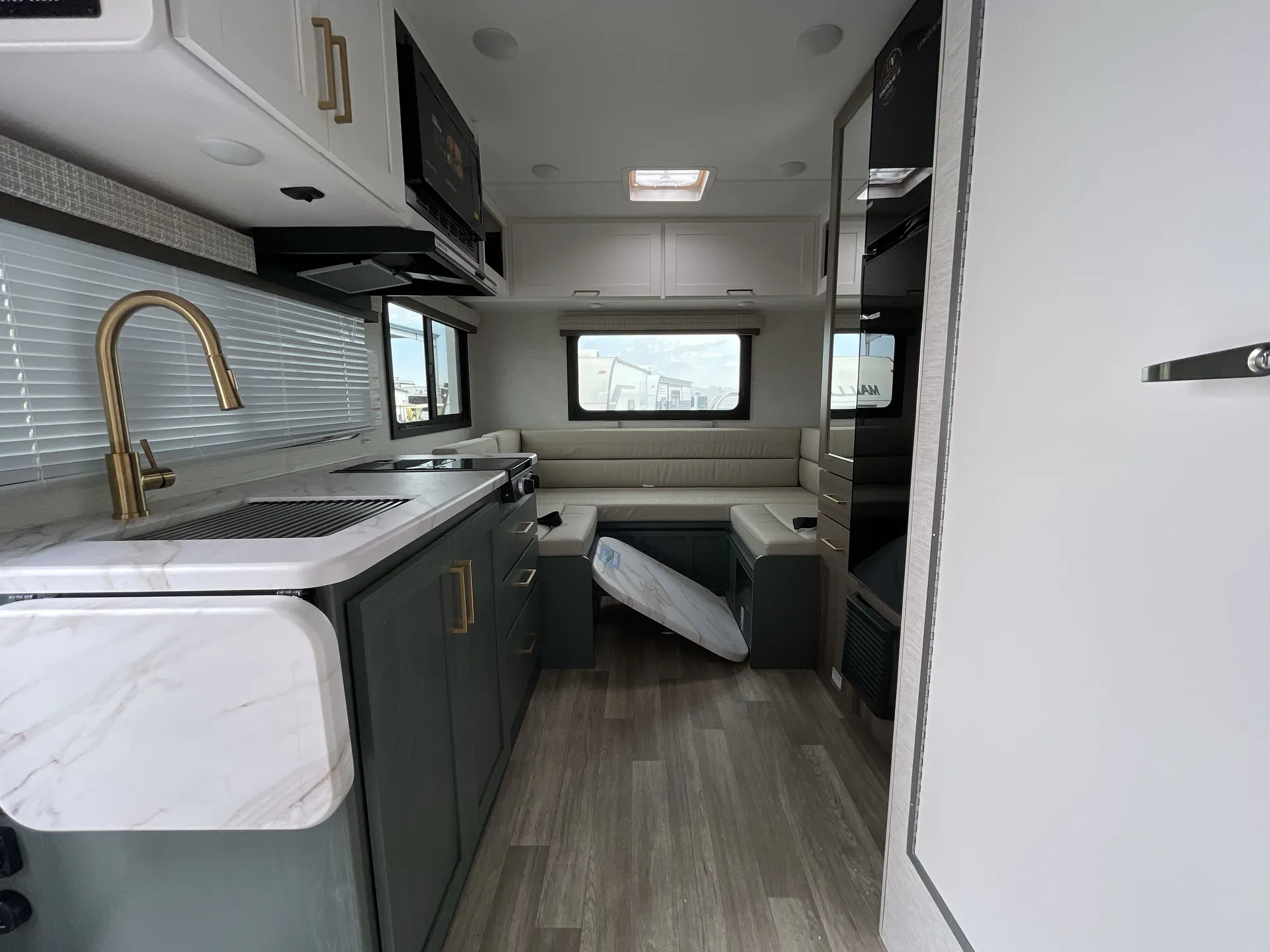 2026 Thor Motor Coach Freedom Eddie Bauer 19ED - Photo 3