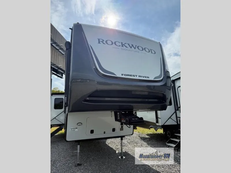 2026 Forest River RV Rockwood Signature 401SBF - Photo 4
