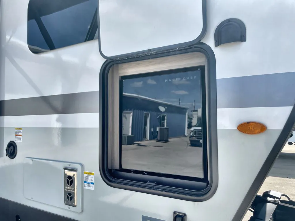 2027 Forest River Flagstaff Micro Lite 25MBR — Photo 6