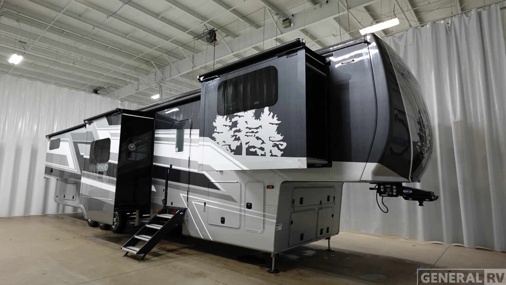 2026 Crossroads RV Redwood 420FL - Photo 2