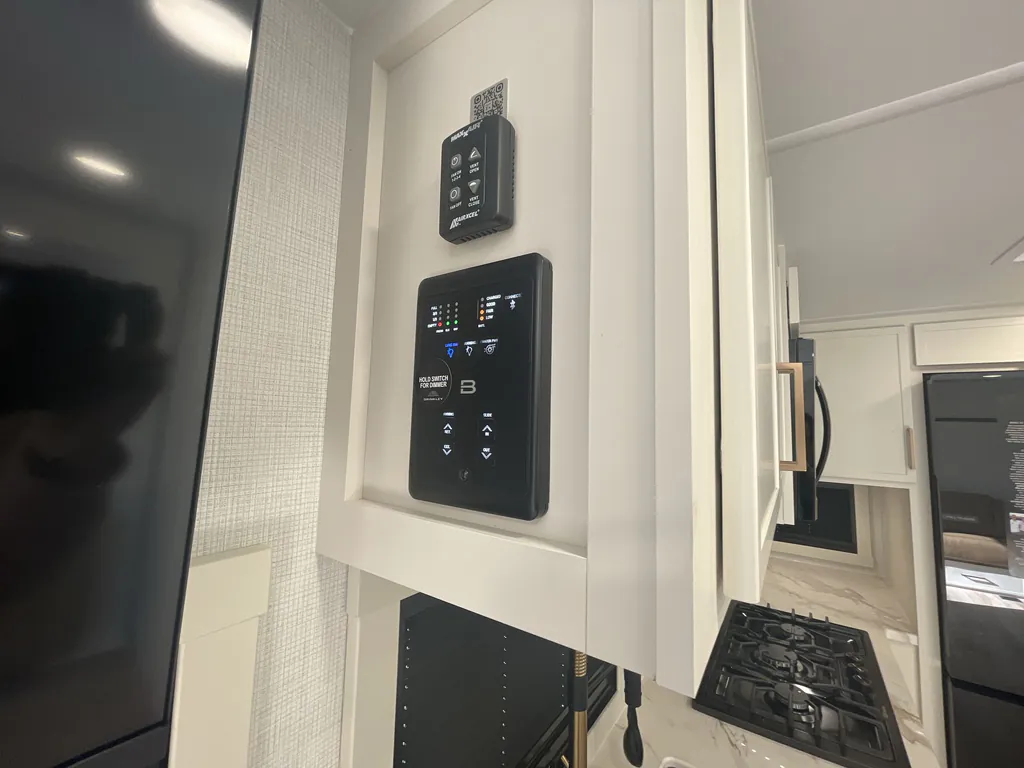 2026 Brinkley Model Ix 20X, Photos photo 20