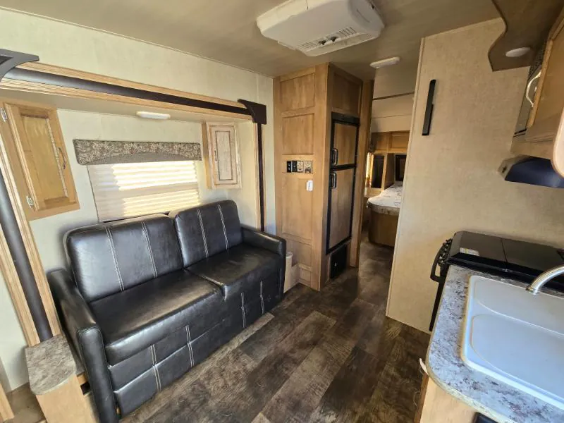 2017 Gulf Stream Vista Cruiser 23RSS - Photo 4