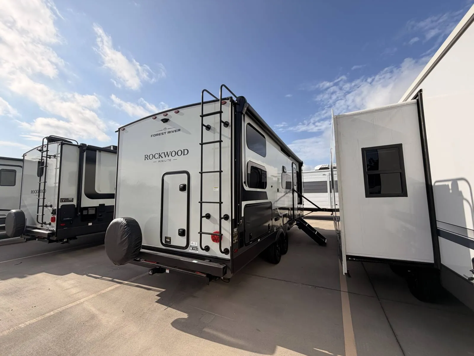 2027 Forest River Rockwood Mini Lite 2509S - Photo 4