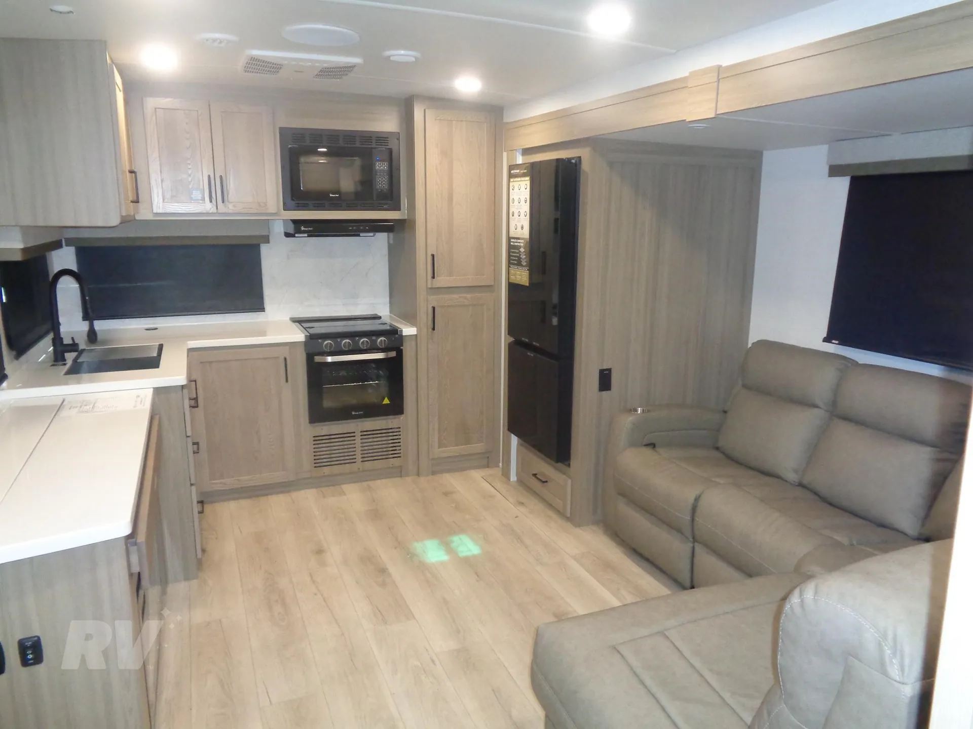 2027 Forest River Rockwood Ultra Lite 2711RK - Photo 4