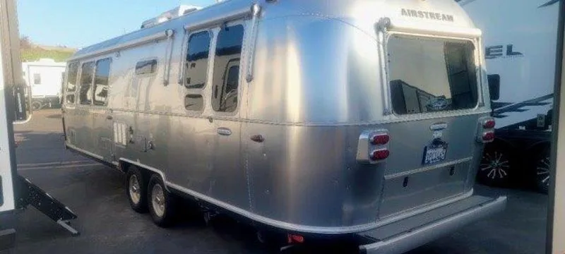 2019 Airstream International Serenity 30RB - Photo 4