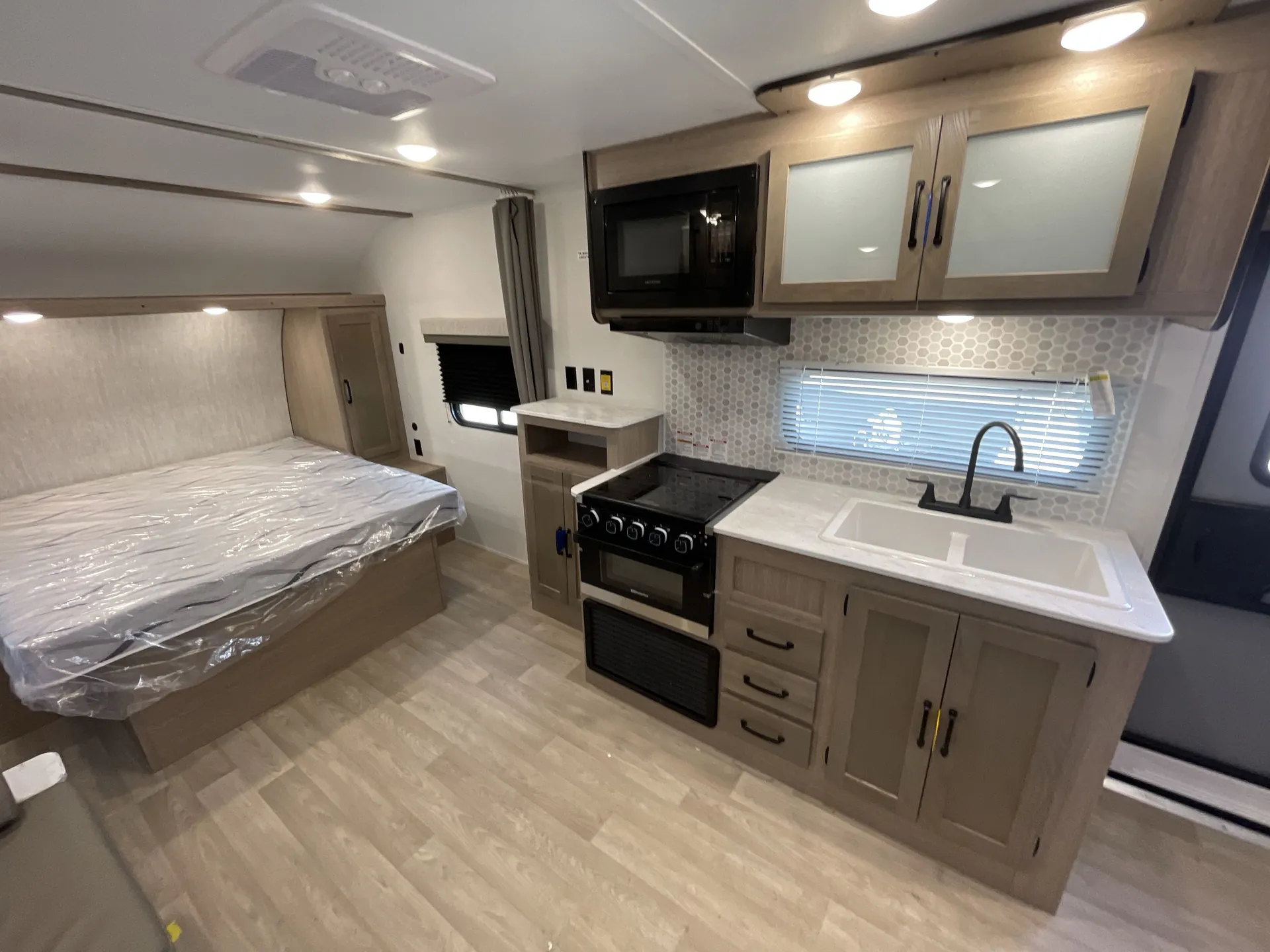 2026 Gulf Stream Enlighten 21RBS — living area main