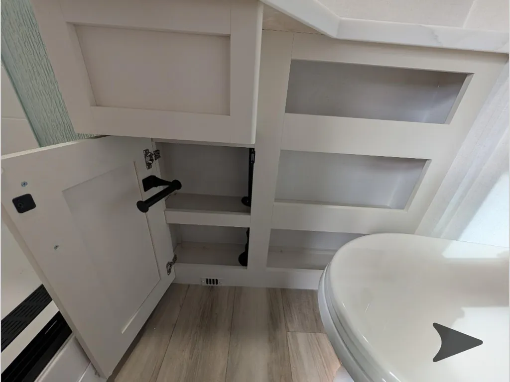 2027 Brinkley Model G 3970, Photos photo 35