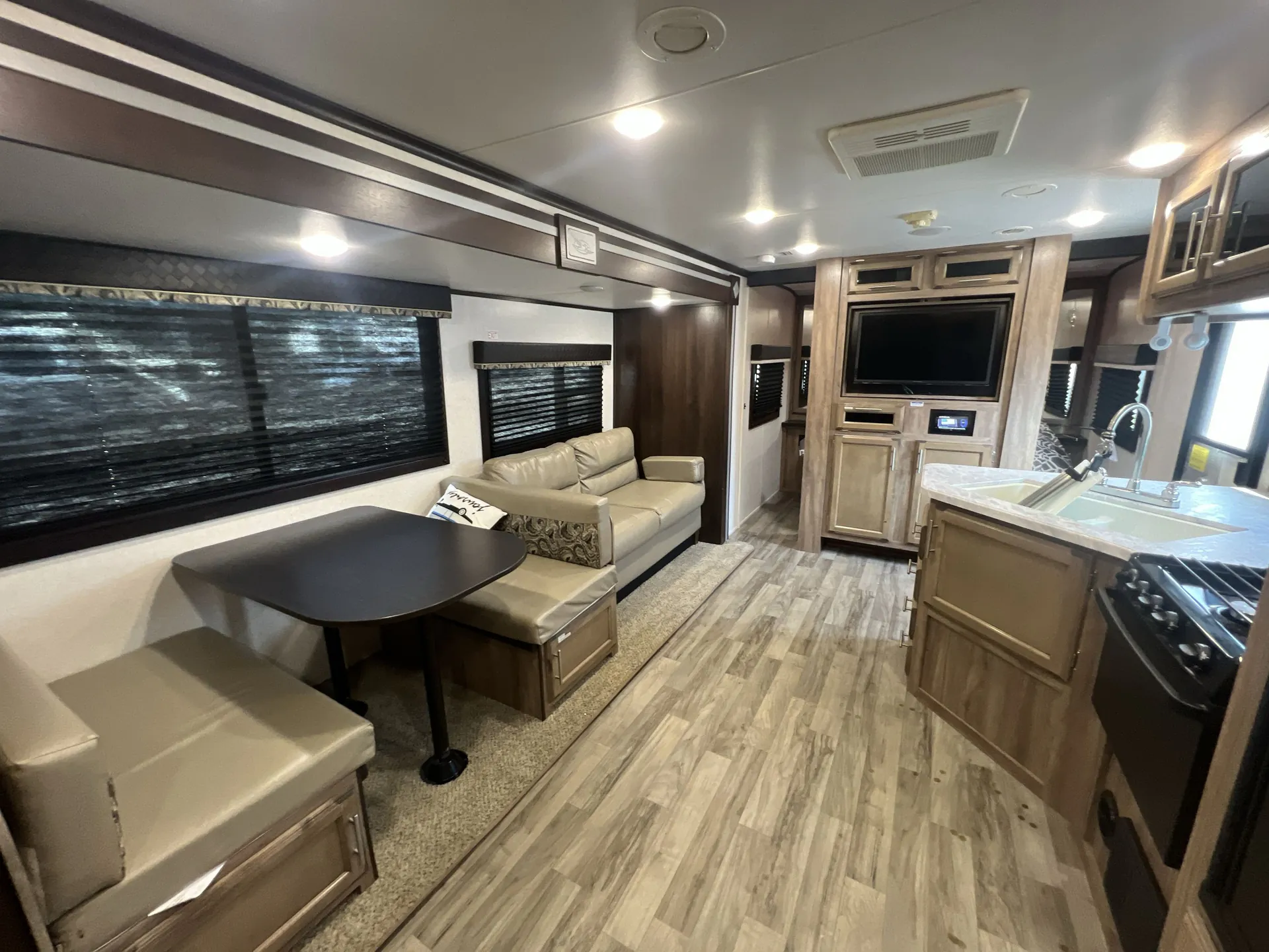2019 Jayco Jay Feather 27BH — living area main