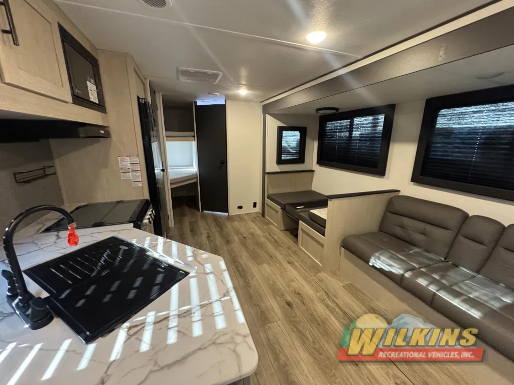 2026 Shasta RVs i-5 Edition 527BHS, Photos photo 9