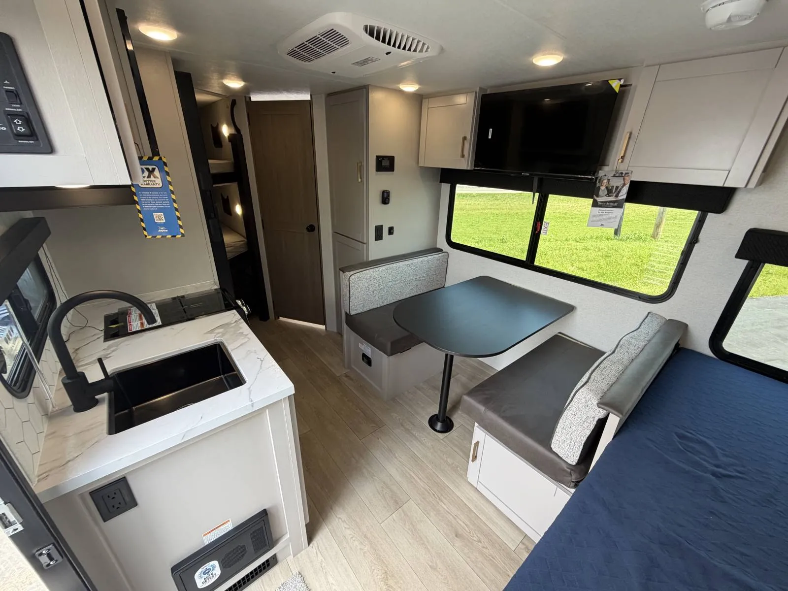 2027 Jayco Jay Feather Air 16DB - Photo 3