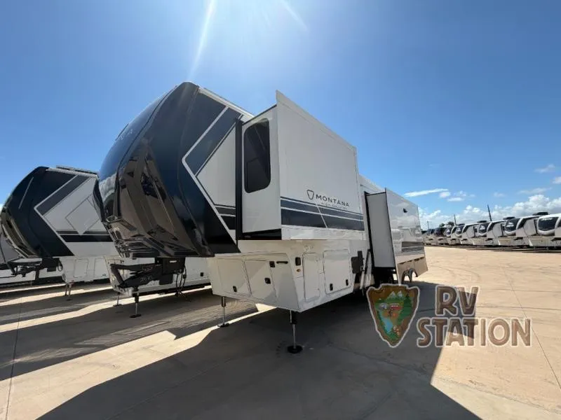 2027 Keystone Montana High Country 290RL - Photo 2