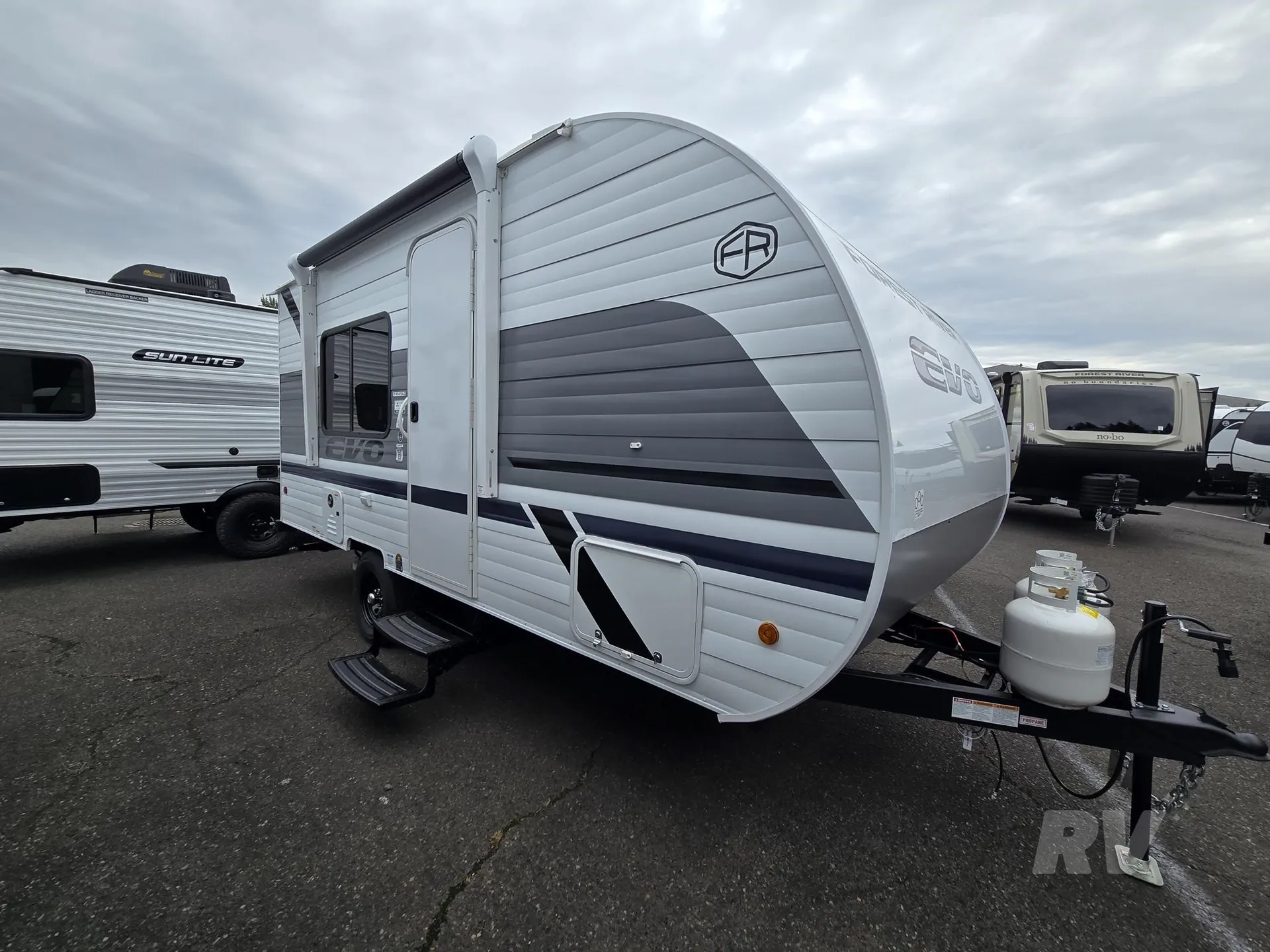 2027 Forest River EVO Select 164FBLE - Photo 4