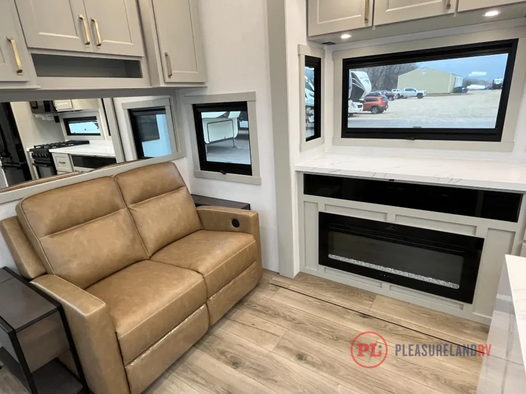 2026 Brinkley Model G 4100, Photos photo 23