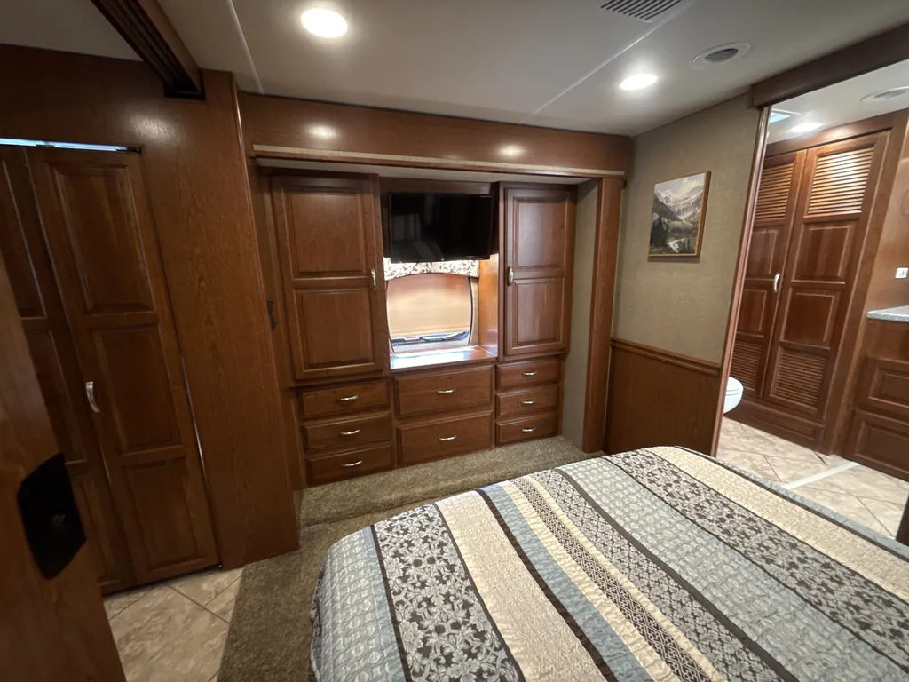 2016 Forest River Berkshire 38A, Photos photo 16