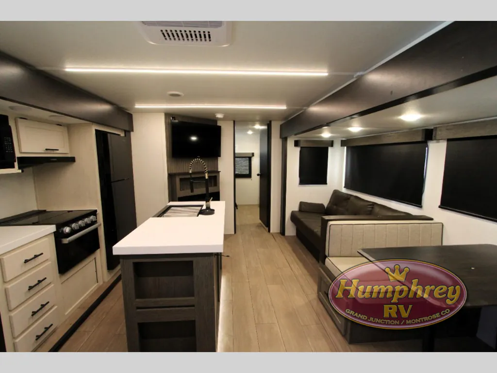 2026 Forest River Cherokee Alpha Wolf 33BH, Photos photo 10