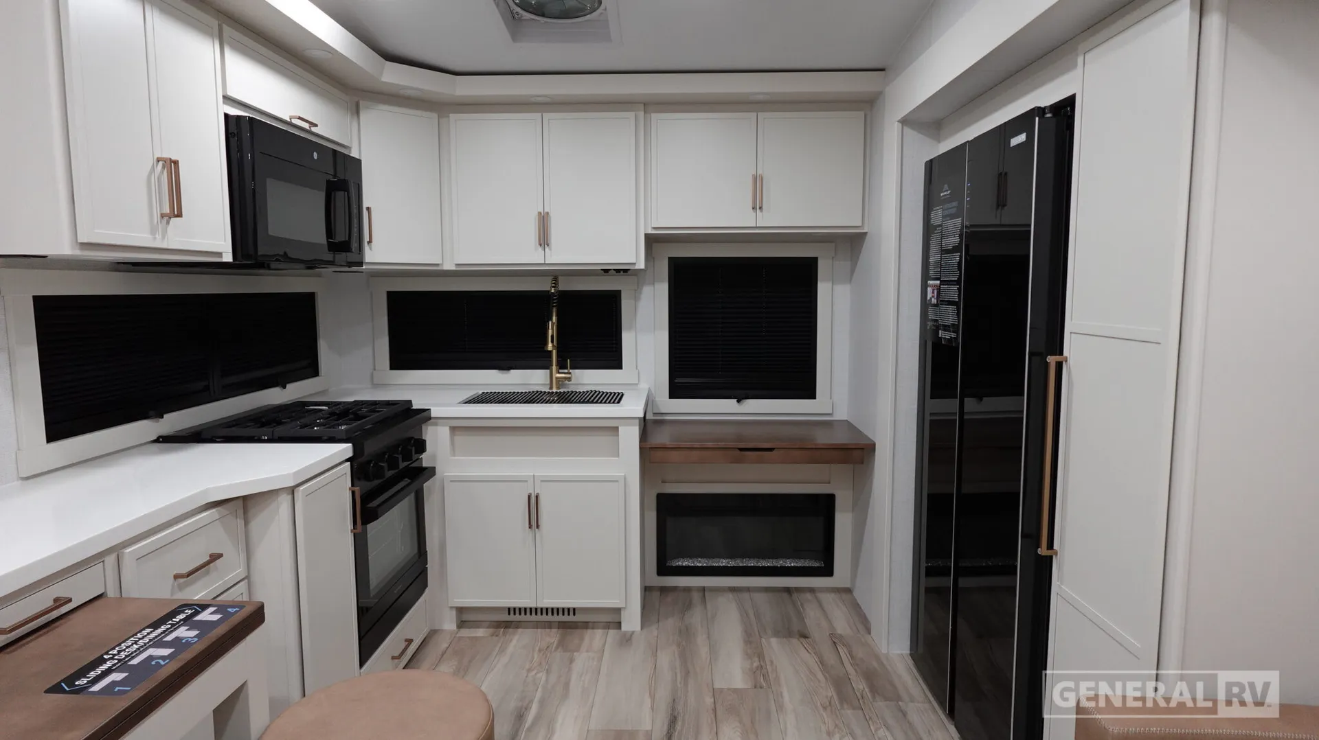 2027 Brinkley Model Z 2680 - Photo 3