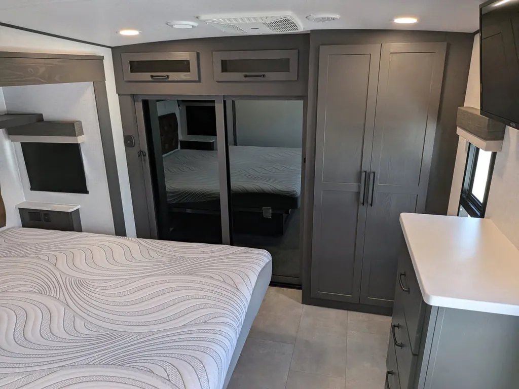 2025 Forest River Rockwood Signature R361RLS, Photos photo 5