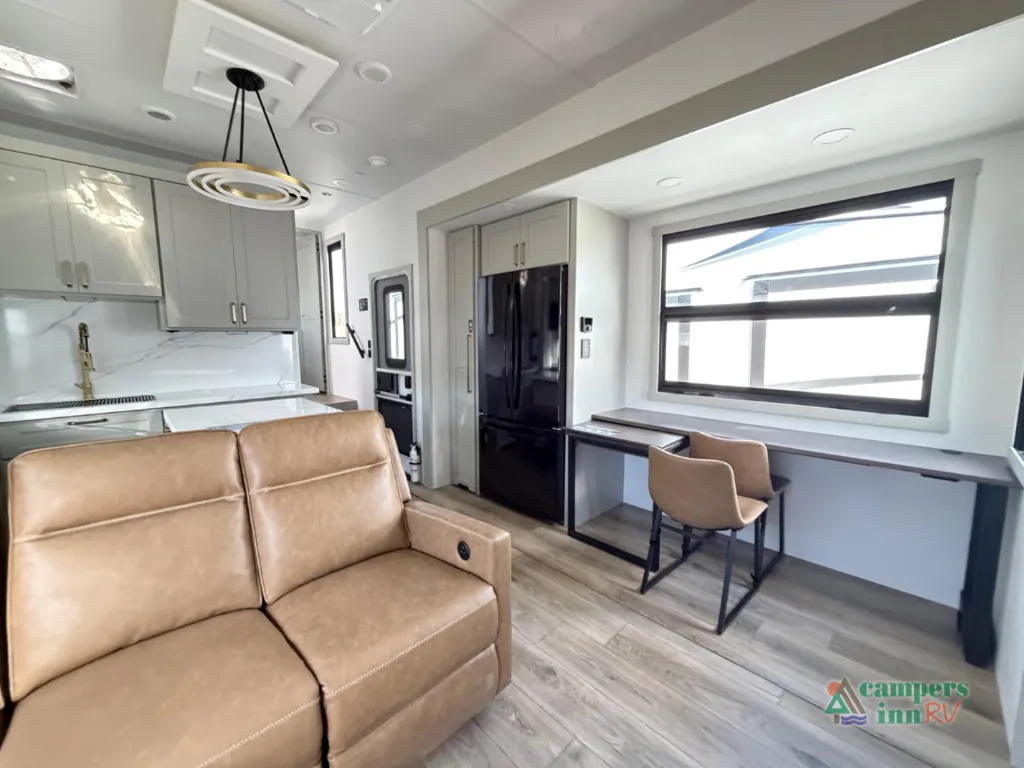 2026 Brinkley Model G 4150, Photos photo 9