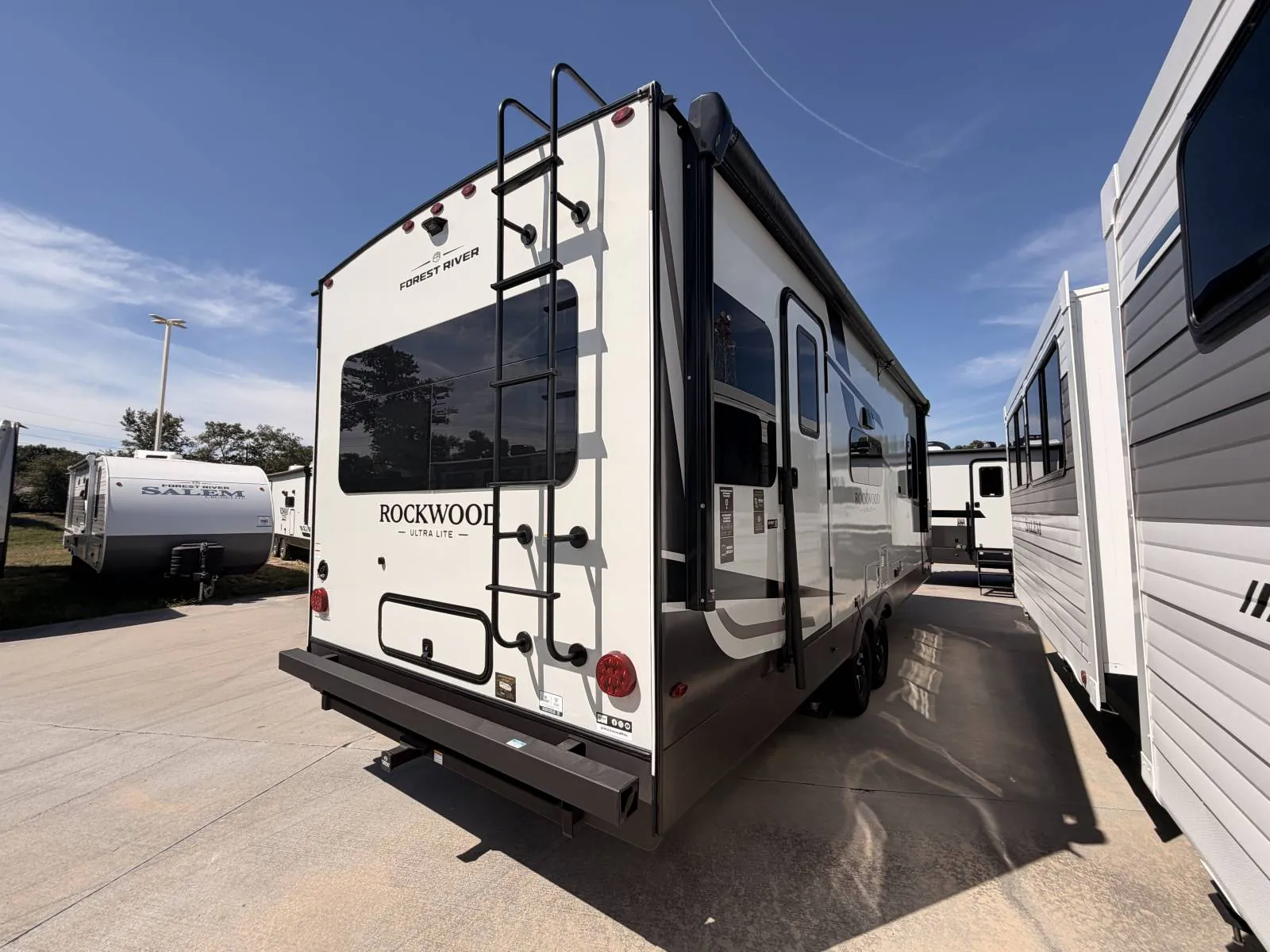 2027 Forest River Rockwood Ultra Lite 302RDT - Photo 4