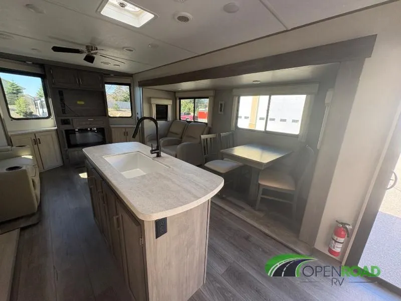 2024 Coachmen Catalina Destination Series 39MKTS - Photo 4