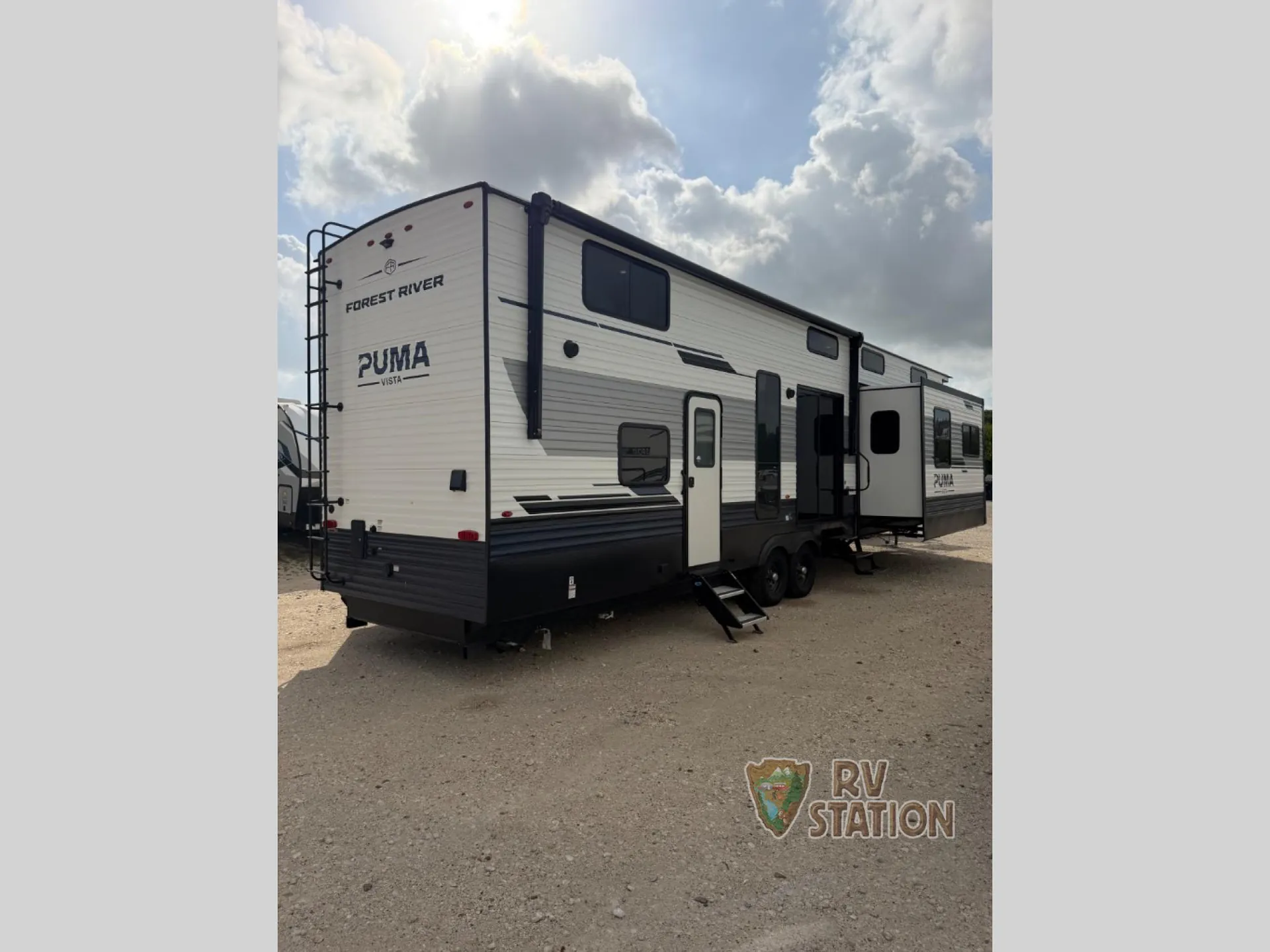 2026 Forest River Puma Vista 402LFT - Photo 4