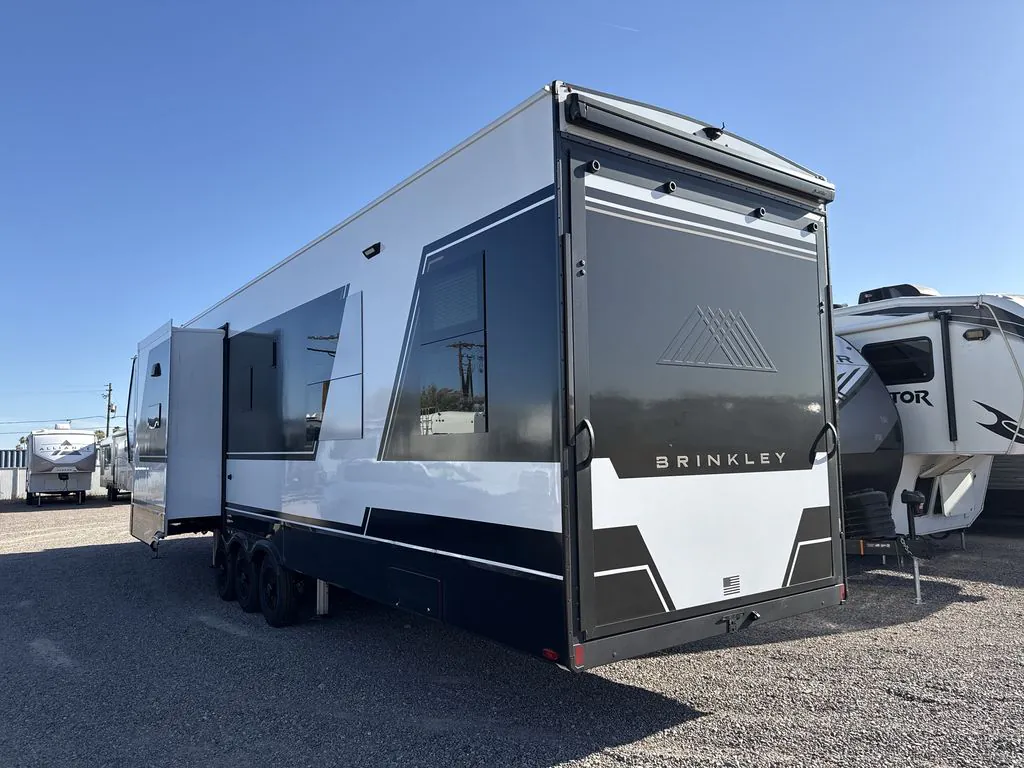 2026 Brinkley Model G 4000, Photos photo 3