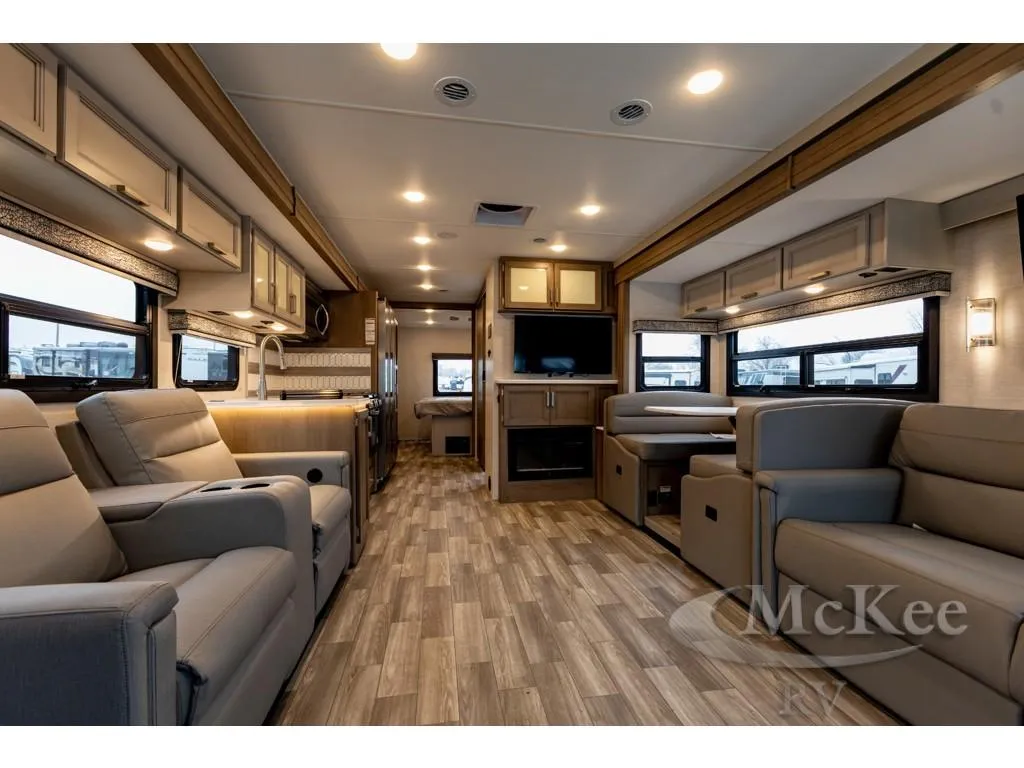 2026 Thor Motor Coach Luminate CC35 - Photo 3