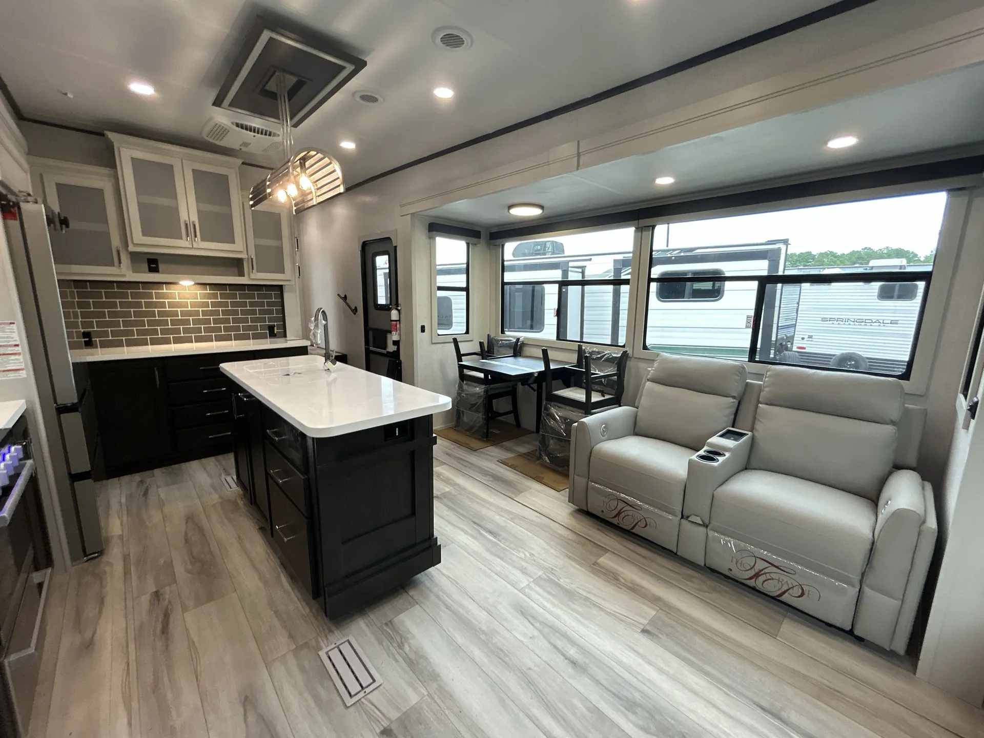 2026 Keystone Avalanche 321RL — living area main