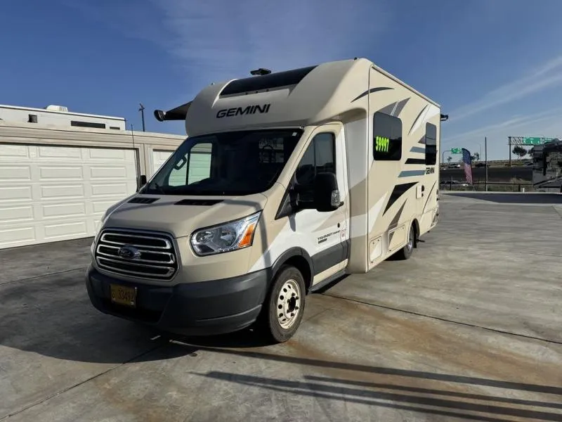 2016 Thor Motor Coach Gemini 23TR - Main photo