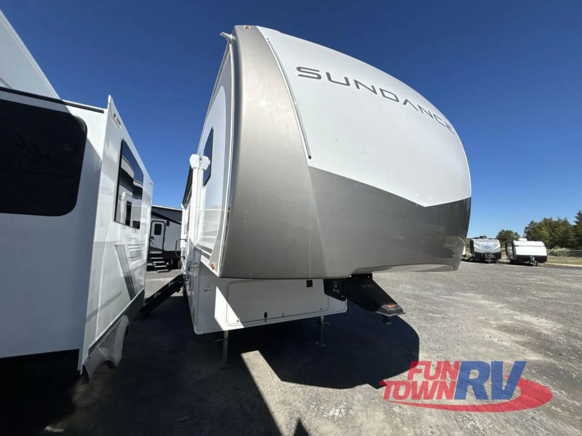 2026 Heartland Sundance XLT 28DB - Photo 2